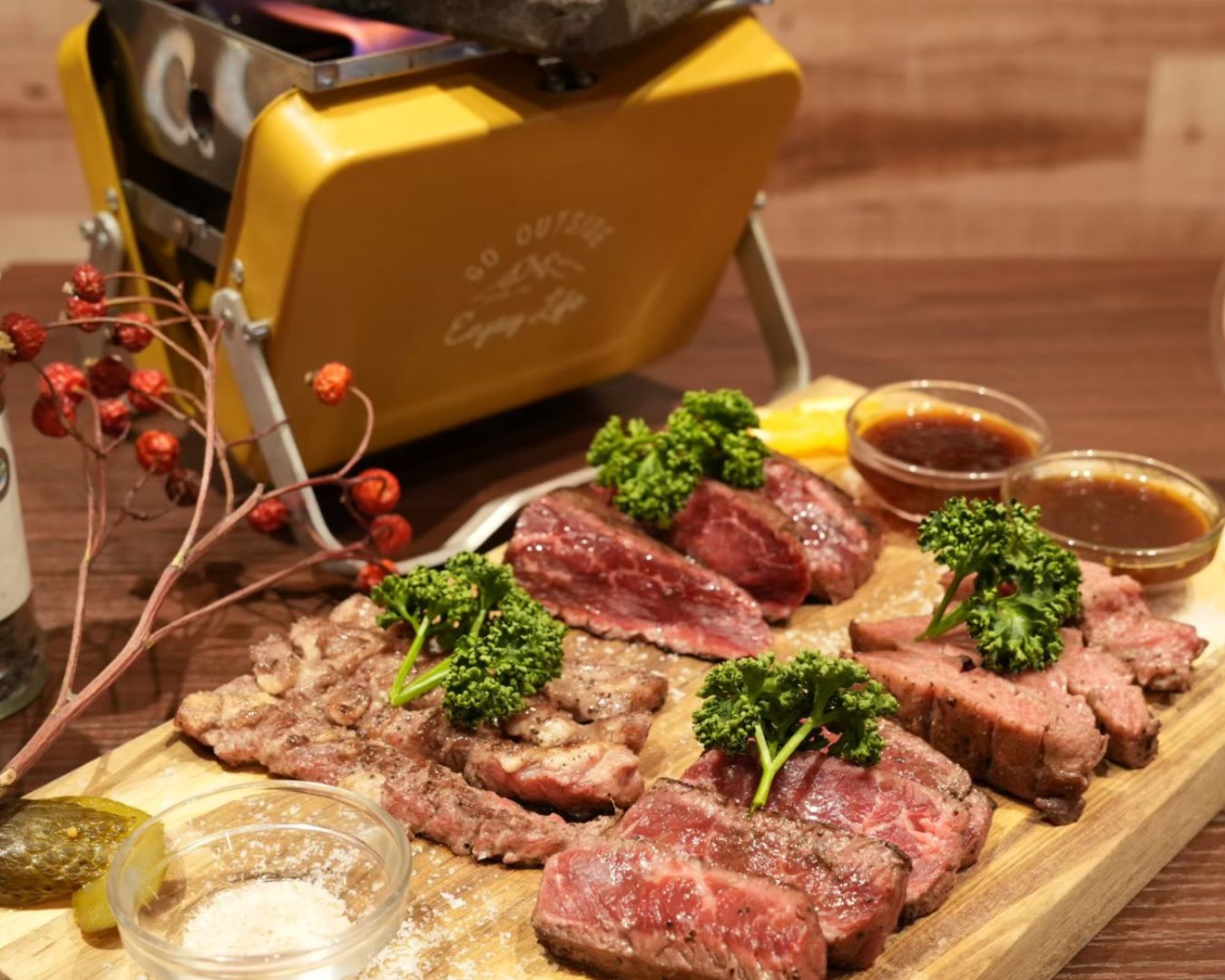 肉カフェダイニングアフロ 熟成肉4種盛り合わせ